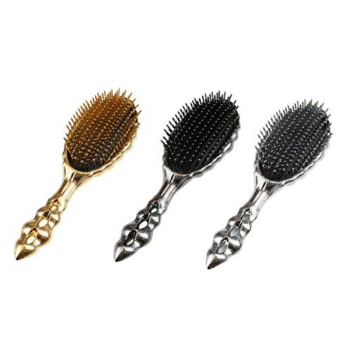 Aerozaurus kan liknas en paddelborste men något mindre i sin form Passar bra till håruppsättningar då den är uppbygg i sin form så att den lätt ska kunna plocka upp småhår som annars är svåra att komma åt. T.ex. bakom öronen. Baksidan är vågig för bättre grepp Snäll mot hårbotten Toppen på pinnen har en liten kula för bättre grepp på hårstrået Anti-statisk Färgen GOLD har dessutom en ytbehandling som är 100% polerad med 24K guld!!!!