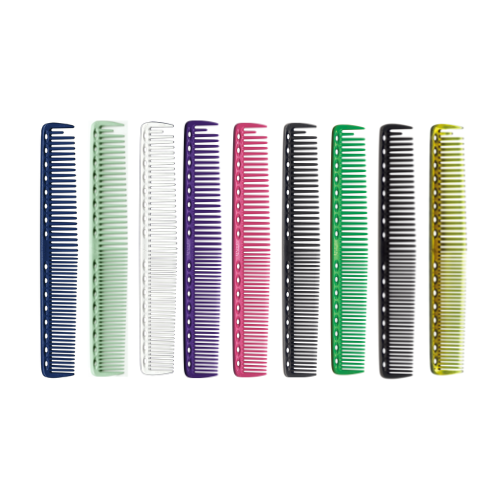 Y.S.PARK - Nr. 337                                                                                                             Denna klippkam med rundade tänder ska du välja när du vill ha mindre motstånd men ändå vill skapa precisa klippningar. Perfekt för medellångt till långt hår tack vare bredare avstånd mellan tänderna. Även perfekt för lockigt hår. Ryggen är längre, tjockare och bredare för ett bättre grepp och enklare kamning. Känns precis som att dra fingrarna genom håret.