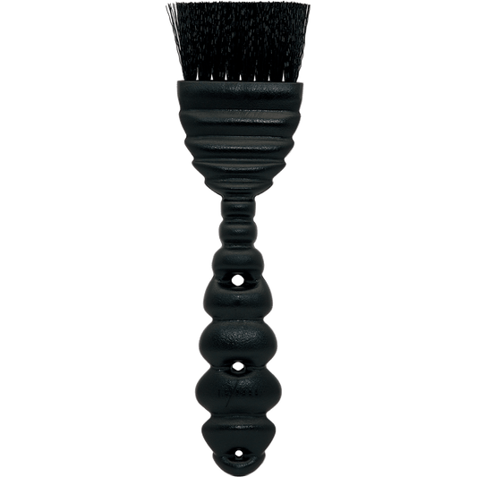 Y.S.PARK - Nr. 645                                                                                                       Färgpensel som håller länge samt är lätt att rengöra. Designad med ett rundat handtag, som gör att den kan ligga på en plan yta utan att kladda ner ytan den ligger på. Veckad pensel för att minimera färgdropp. Designad för maximalt grepp, även med handskar. Unik penselform för att enkelt komma åt svåra områden, som bakom öronen och nacklinjen.