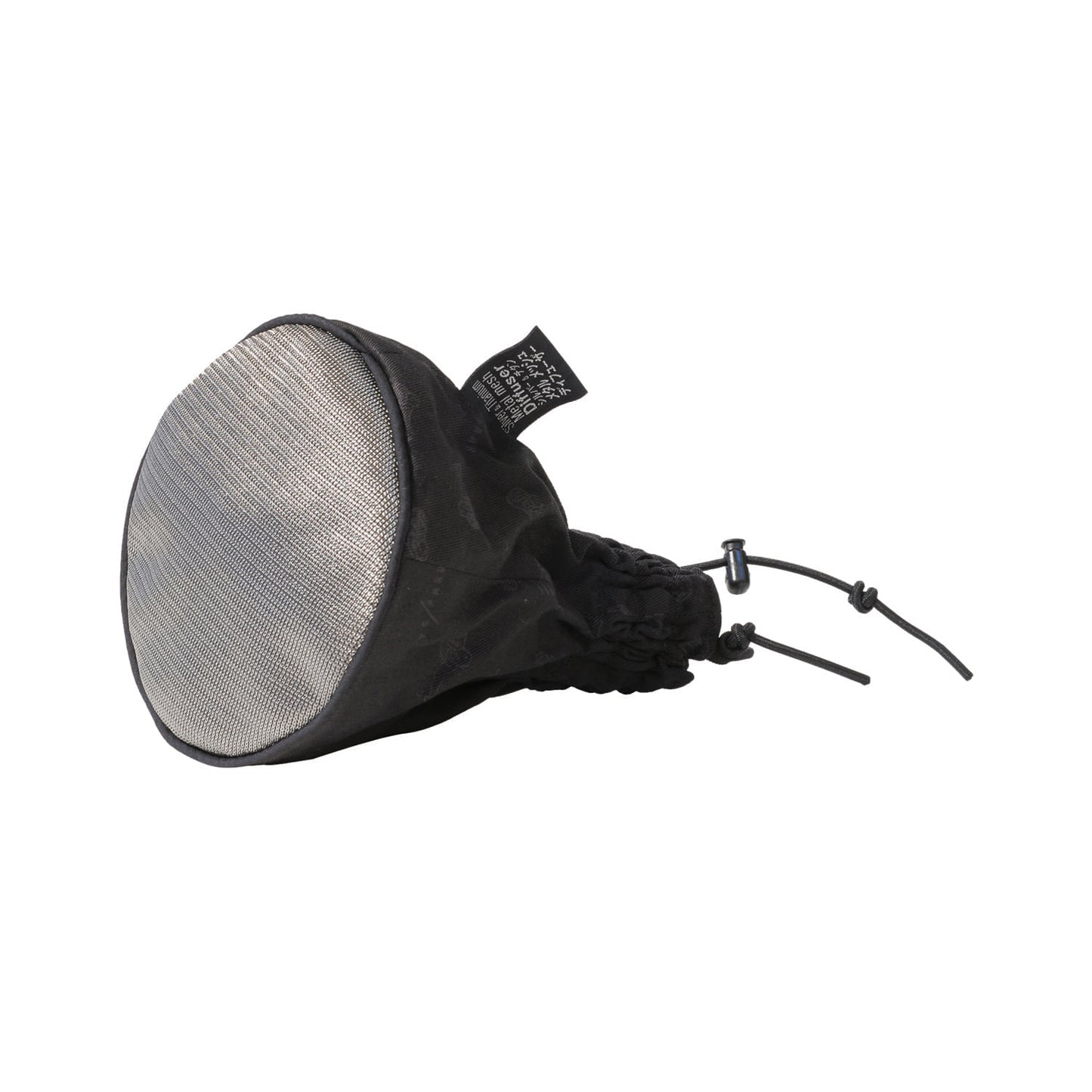 Y.S.PARK - Loop Silver & Titan Diffuser Världens bästa diffuser! Den inte bara passar alla fönar, den är lätt och kompakt, vilket gör den lätt att ta med sig. Det är inte konstigt att den dyker upp backstage vid de stora modevisningarna världen över. Ett måste vid lockar, fingertorkning och naturlig textur. Maskorna behåller värmen vilket gör att man får en mjukare hanterbar värme genom diffusern vid föningen.