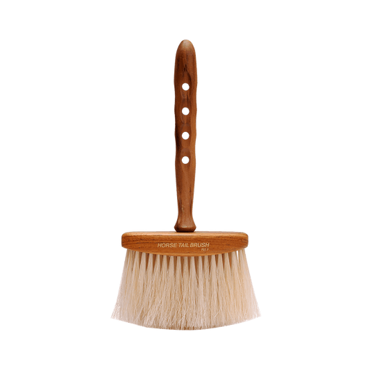 Y.S.PARK - Nr. 504                                                                                                                                   Elegant och effektiv nackviska tillverkad av vita vågiga hästsvanshår, som kan ta bort även de finaste håren från ansikte och nacke. Superlätt ihåligt skaft för bättre luftcirkulation. Handtaget är designat med lufthål för att förhindra fuktiga och klibbiga händer att glida samt torka snabbare. Komfortabelt grepp för maximal kontroll vid varje borstning.