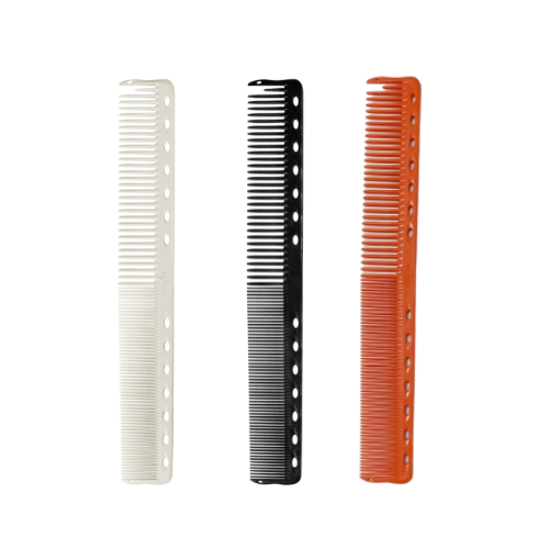 Y.S.PARK - Nr. Hs339                                                                                                               YS-Hs339 är en smalare version av orginalkammen 339. Den är speciellt framtagen till korta hår då den är mycket tunnare och plattare. Den har en konkav topp för att mäta ut 90 grader. Bra till skadade och fina hår. Perfekt för sax över kam då du kan klippa en väldigt nära finishklippning. Perfekt för barberare.