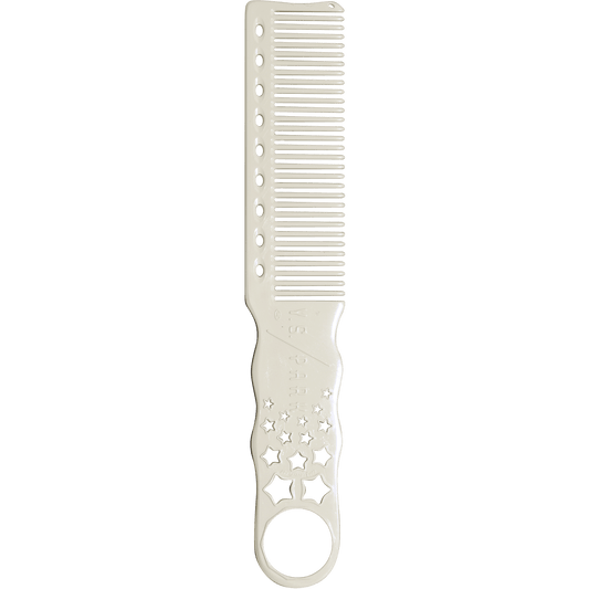 Y.S.PARK - Nr. 280.                                                                                                                          Barberarkam som är speciellt framtagen för tekniker tillsammans med trimmer eller sax. Den är lätt och flexibel men ändå stark och kraftig för att kunna lyfta upp hår utan kompromisser. Lädermönster på handtaget med hål för att undvika att glida iväg med handen samt snabba på torktiden för en blöt hand. Speciellt designad form på handtaget för flera greppmöjligheter.