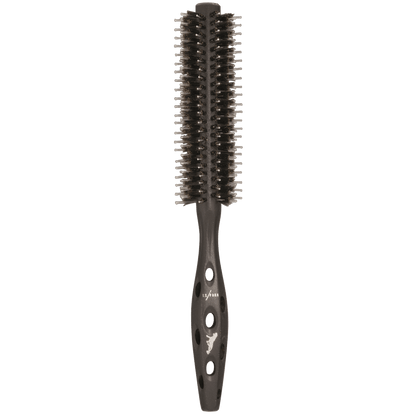 Y.S.PARK - Carbon Tiger Styler                                                                                                       Tiger-borsten är perfekt för att skapa en snygg rak look på håret. Handtaget är tjockare för bättre grepp som underlättar arbetet vid föntorkning. Den ger maximal glans, lyster och kropp, tack vare den högre densiteten av svinborst jämfört med andra modeller. Borsten ger ett jämnt motstånd oavsett vilken fönteknik som används. 