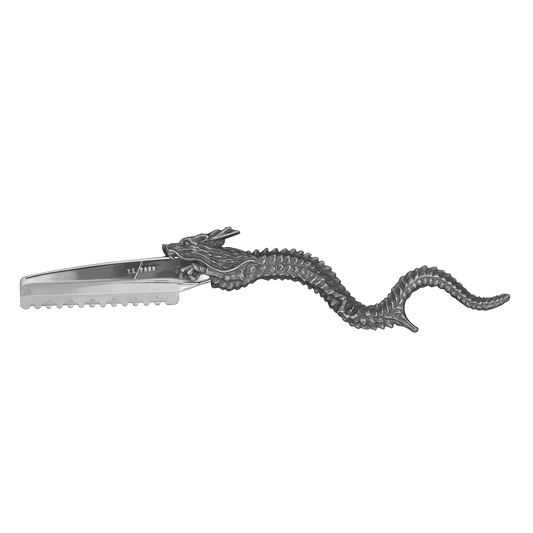 Y.S.PARK - Dragon Razor                                                                                                  Dragon Razors har en drakliknande design men ändå med ett handtag som är designat att passa handen och motverka att du slinter. Den är även enkel att greppa.  Rakbladen är utbytbara. När ett blad blivit slött, kan man enkelt flytta skärytan åt sidan genom att pressa bladet vid slitsen i sidan, detta gör att du kan använda samma blad